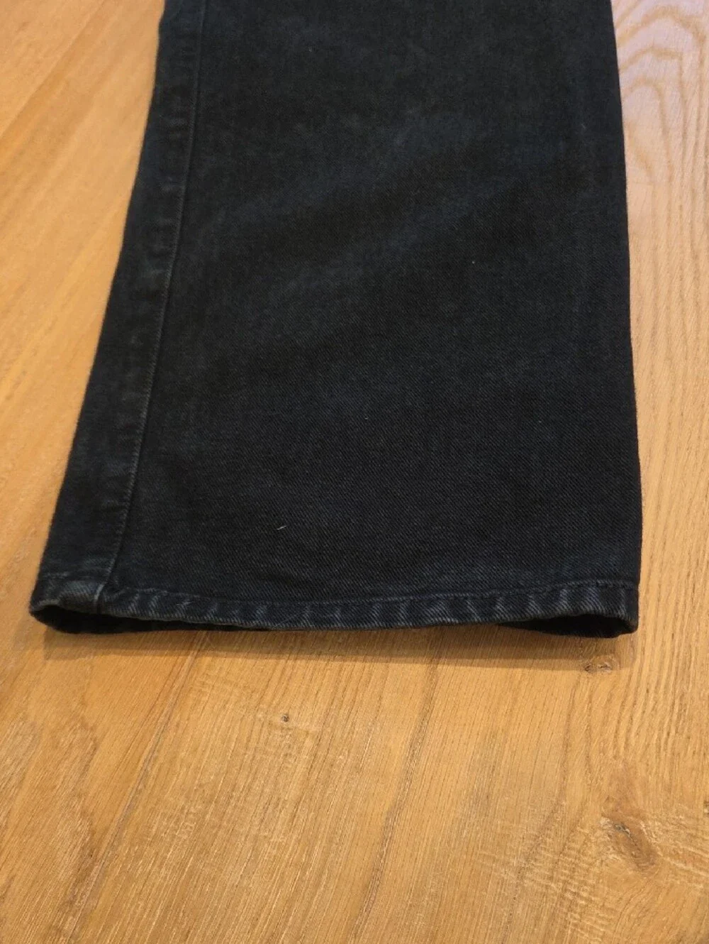 DKNY Men's Black Straight-Leg Jeans